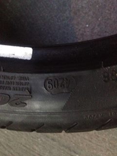 ขายยางPirelli 205-40-18  ดอกเต็ม ถูกๆ