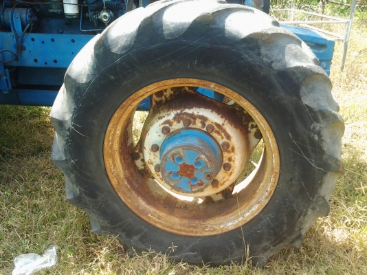 ขายรถไถ Ford Tw 5