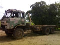 ขาย KOMATSU PC200-3คู่กับเทเลอร์ NISSAN UD  CW30M 230แรงม้า 2เพลา สภาพสวยพร้อมใช้ ติดต่อได้ที่คุณ อ๊อฟ พิจิตร 086-737-9991