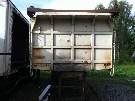 ขายกระบอกดั๊มพ์ 12 ตันพร้อมกระบะเหล็กยาว 6 เมตร