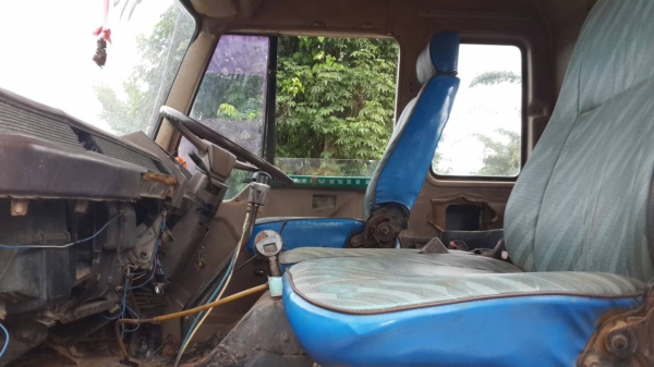 ขายด่วนไอ้หลงสิบปีดสองเพลาหางปลาขึ้น200สบาย FN527MA195แรง ซีเรี่ยน5200พร้อมใช้จัดแนนท์ได้โทร 0843923995