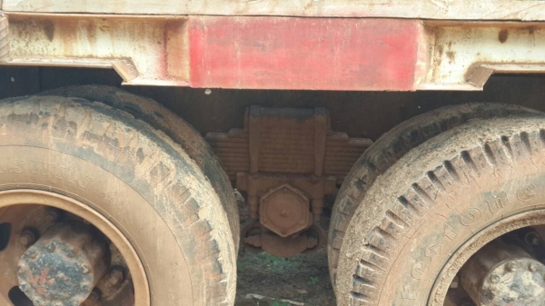 ขายด่วนไอ้หลงสิบปีดสองเพลาหางปลาขึ้น200สบาย FN527MA195แรง ซีเรี่ยน5200พร้อมใช้จัดแนนท์ได้โทร 0843923995