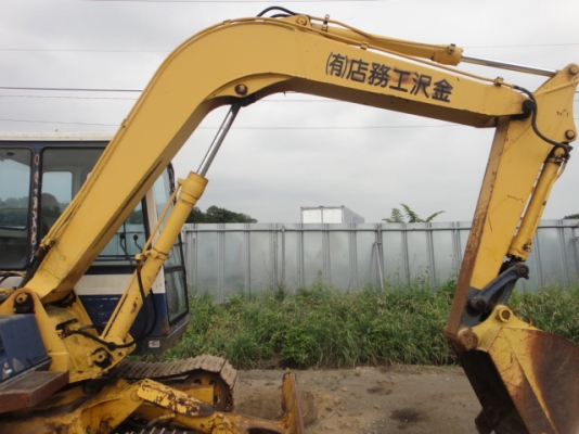 รถขุดดิน PC60-6-30001 สภาพสวย  รถนำเข้าจากญี่ปุ่น อยู่ระหว่างการเดินทางจะถึงไทยเร็ว ๆ นี้ (รูปถ่ายนี้เป็นรูปถ่ายเดิมจากญี่ปุ่น) โทร.081-373-0559