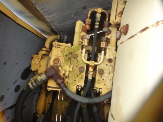 รถขุดดิน PC60-6-30001 สภาพสวย  รถนำเข้าจากญี่ปุ่น อยู่ระหว่างการเดินทางจะถึงไทยเร็ว ๆ นี้ (รูปถ่ายนี้เป็นรูปถ่ายเดิมจากญี่ปุ่น) โทร.081-373-0559