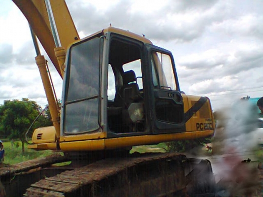 ขายรถแบคโฮ KOMATSU PC-200-6 ไฟฟ้ากล้องอยู่ เอกสารอิมวอย ราคาถูกๆ สนใจรีบจองด่วน