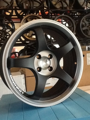 แม็ก Advan ขอบ17 แม็กใหม่ครับ