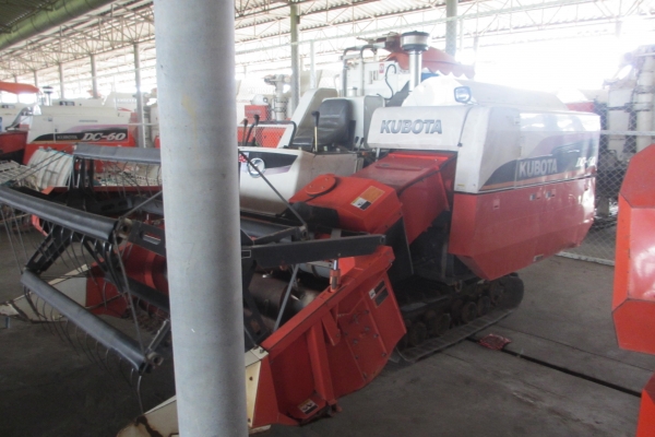 มาแล้ว รถเกี่ยวข้าว KUBOTA DC60 PLUS สภาพพร้อมใช้