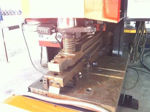 ขาย! เครื่องPunching Amada SP30 30 ตัน พร้อมDie