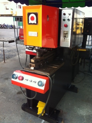 ขาย! เครื่องPunching Amada SP30 30 ตัน พร้อมDie
