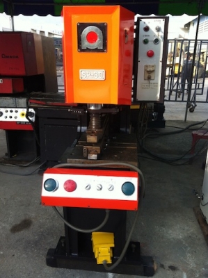 ขาย! เครื่องPunching Amada SP30 30 ตัน พร้อมDie