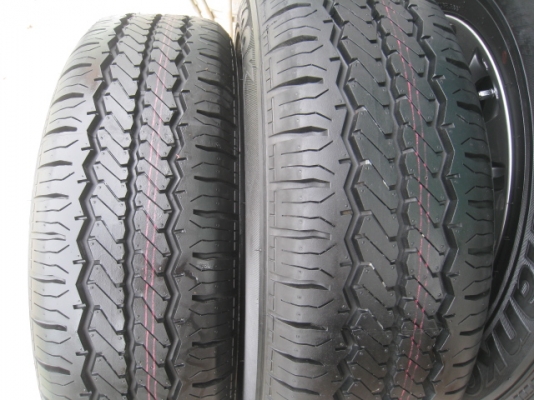 ขายล้อแม็ก Hyundai H1 ป้ายแดง 16"x6.5" et56 6รู139 + ยางปี 1713 ตุ่มและสีที่หน้ายางมีทุกเส้นครับ  สนใจติดต่อเล็กคลองสามครับ (081-3747940