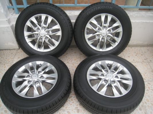 ขายล้อแม็ก Hyundai H1 ป้ายแดง 16"x6.5" et56 6รู139 + ยางปี 1713 ตุ่มและสีที่หน้ายางมีทุกเส้นครับ  สนใจติดต่อเล็กคลองสามครับ (081-3747940
