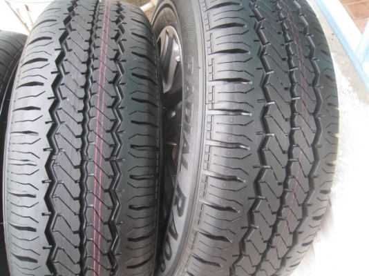 ขายล้อแม็ก Hyundai H1 ป้ายแดง 16"x6.5" et56 6รู139 + ยางปี 1713 ตุ่มและสีที่หน้ายางมีทุกเส้นครับ  สนใจติดต่อเล็กคลองสามครับ (081-3747940