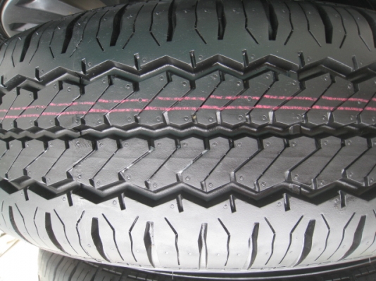 ขายล้อแม็ก Hyundai H1 ป้ายแดง 16"x6.5" et56 6รู139 + ยางปี 1713 ตุ่มและสีที่หน้ายางมีทุกเส้นครับ  สนใจติดต่อเล็กคลองสามครับ (081-3747940