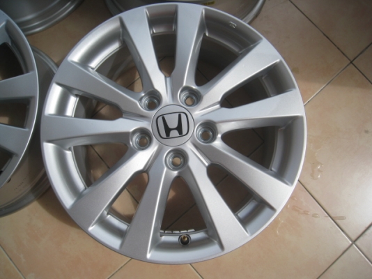 ขายล้อแม็ก Honda civic fb ป้ายแดง 16"x6.5" et45 5รู114.3 +ยางปี2412 สภาพสวยๆๆครับ ไม่มีคด ไม่มีดุ้งครับ  สนใจติดต่อเล็กคลองสามครับ (081-3747940)