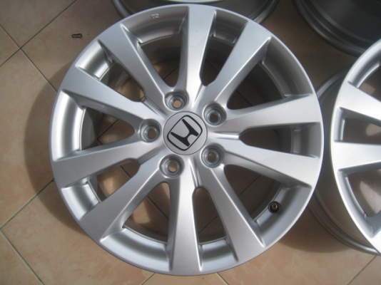 ขายล้อแม็ก Honda civic fb ป้ายแดง 16"x6.5" et45 5รู114.3 +ยางปี2412 สภาพสวยๆๆครับ ไม่มีคด ไม่มีดุ้งครับ  สนใจติดต่อเล็กคลองสามครับ (081-3747940)