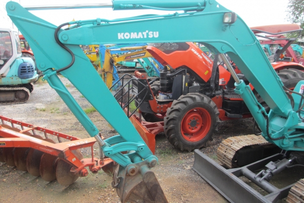 KOMATSU PC45-1  เก่านอก เอวแน่น ปั็มแรง สภาพพร้อมใช้ สุดๆเอาไปแบ่งกันใช้ได้เลยครับ   น้องร็อค จัดหั้ย สนใจโทร สอบถามได้ 081-8535656