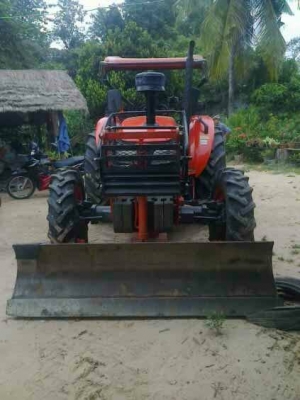 ***ขายแล้วครับขอบคุณ Truck2hand***ขายดาวน์ เปลี่ยนสัญญา รถไถ2เพลา ส้มๆ KUBOTA M7040 สภาพสวยใช้งานน้อย 2,xxx ชม. เครื่องแห้งดี แขนสวยปั็มดี ระบบไฟ ระบบไฮฯใช้งานปกติ ยางดี4เส้น อุปกรณ์3ชิ้น ใบดัน หาง3,หาง7 ดาวน์3แสน ยอดค้าง 3แสน พร้อมใช้งาน ราคาต่อรองเงินดา