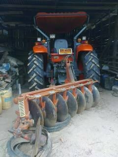 ***ขายแล้วครับขอบคุณ Truck2hand***ขายดาวน์ เปลี่ยนสัญญา รถไถ2เพลา ส้มๆ KUBOTA M7040 สภาพสวยใช้งานน้อย 2,xxx ชม. เครื่องแห้งดี แขนสวยปั็มดี ระบบไฟ ระบบไฮฯใช้งานปกติ ยางดี4เส้น อุปกรณ์3ชิ้น ใบดัน หาง3,หาง7 ดาวน์3แสน ยอดค้าง 3แสน พร้อมใช้งาน ราคาต่อรองเงินดา