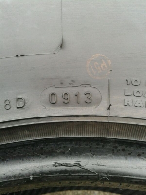 ขายยาง Mud DEE STORE CLAWER 265/75R16 ปี 13 สวยๆ ขายยาง Mud DEE STORE CLAWER 265/75R16 ปี 13 สวยๆ