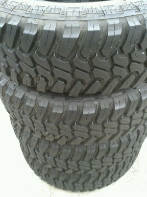 ขายยาง Mud DEE STORE CLAWER 265/75R16 ปี 13 สวยๆ ขายยาง Mud DEE STORE CLAWER 265/75R16 ปี 13 สวยๆ