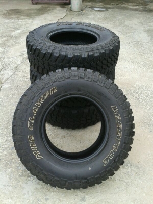 ขายยาง Mud DEE STORE CLAWER 265/75R16 ปี 13 สวยๆ