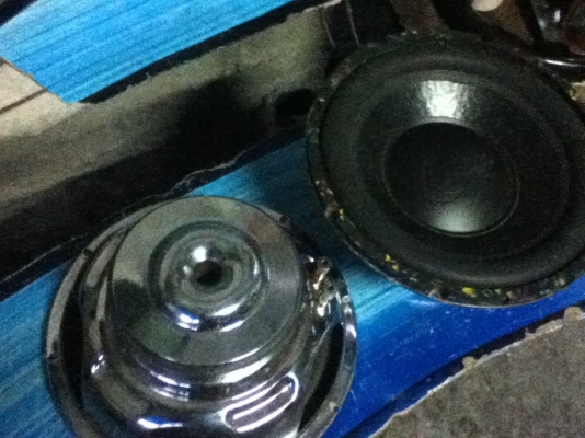 ขายซัฟ LA mobile+แอมป์ขับกลางแหลม ขายยกชุด 2000