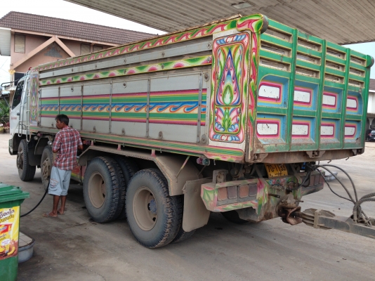 ขาย รถ 12 ล้อ ดั้ม สภาพสวย พร้อมใช้งาน ติดต่อ 081-4283210