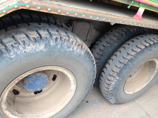 ขาย รถ 12 ล้อ ดั้ม สภาพสวย พร้อมใช้งาน ติดต่อ 081-4283210