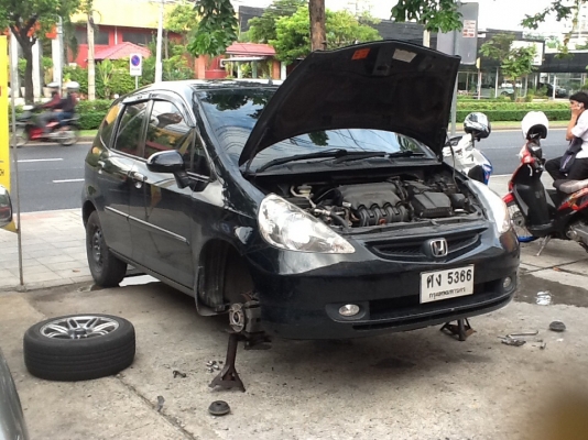 บริการ ซ่อมโช๊คอัพ ช่วงล่าง เบรค คลัช รถยนต์ทุกชนิด