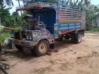 ขายแต๋น 6ล้อดั๊ม สภาพสวยราคาไม่แพง เครื่องยนต์Nissan ld 20 ช่วงล่าง100แรง คัสซีหน้า5 เกียร์1,4หลุด ต้องทำ กระบะดั้มเหล็ก 2ตัน  เก็บงานนิดหน่อย พร้อมลุยงาน ราคาต่อรองได้เด้อ พี่น้องครับ