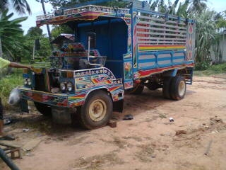 ขายแต๋น 6ล้อดั๊ม สภาพสวยราคาไม่แพง เครื่องยนต์Nissan ld 20 ช่วงล่าง100แรง คัสซีหน้า5 เกียร์1,4หลุด ต้องทำ กระบะดั้มเหล็ก 2ตัน  เก็บงานนิดหน่อย พร้อมลุยงาน ราคาต่อรองได้เด้อ พี่น้องครับ