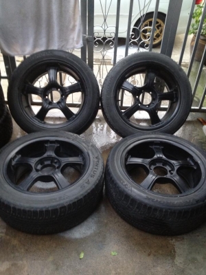 ขายล้อขอบ20 กว้าง9 ET20 พร้อมยางHANKOOK ถูกๆ 16500 ครับ