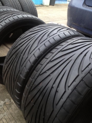 ขายยางTOYO T1R 255-35-18 ปลายปี11 1คู่ดอก90\% ไม่มีปะ ถูกๆ