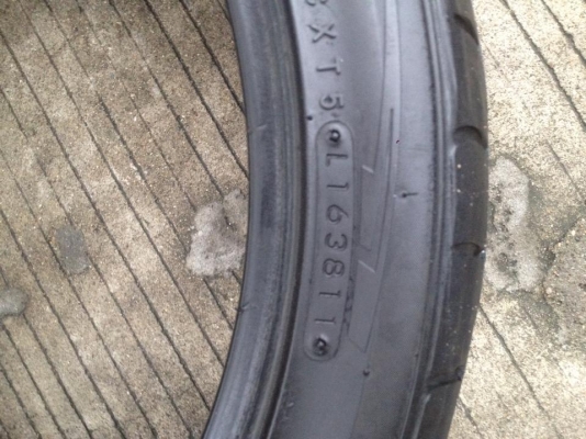 ขายยางTOYO T1R 255-35-18 ปลายปี11 1คู่ดอก90\% ไม่มีปะ ถูกๆ