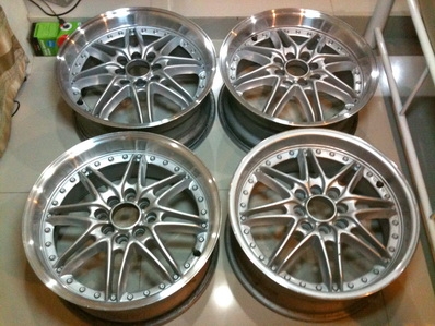 แม็กซ์ 16 นิ้ว สเปค 4 รู 100 และ 114.3 ใส่ได้หมดเกือบทุกรุ่นครับ แม็กซ์ 16 นิ้ว สเปค 4 รู 100 และ 114.3 ใส่ได้หมดเกือบทุกรุ่นครับ