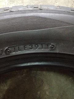 ขายยางBS S001  235-50-18 ปลาย11 ดอกเต็ม ถูกๆ