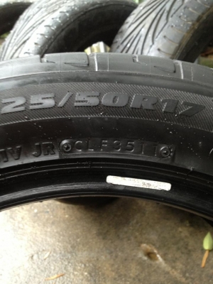 ขายยางBridgestone RE002  225-50-17 ปี11 1คู่ถูกๆ