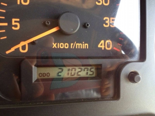 รถอีซูซุ 6 ล้อดั้ม 200 แรงม้า ปี 51  ( รถวิ่ง 2xx,xxx กม. )  สนใจติดต่อ 081 - 6079515