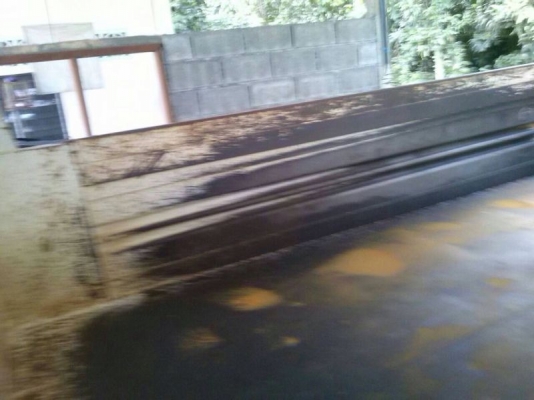 รถอีซูซุ 6 ล้อดั้ม 200 แรงม้า ปี 51  ( รถวิ่ง 2xx,xxx กม. )  สนใจติดต่อ 081 - 6079515