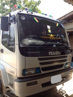 รถอีซูซุ 6 ล้อดั้ม 200 แรงม้า ปี 51  ( รถวิ่ง 2xx,xxx กม. )  สนใจติดต่อ 081 - 6079515