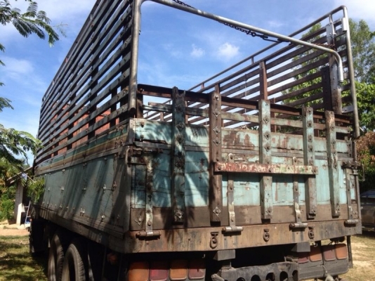 รถอิซูซุ 10 ล้อ รั่ว  FVZ 195 แรงม้า  สนใจติดต่อ 081 - 6079515