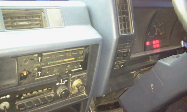 ขายหกล้อดั้ม 195 แรง ประกอบนอกทั้งคัน รถสวยสมบูรณ์สุดๆ ครับขายราคา825000 บาทครับ จัดแนนได้500000บาทครับลดราคาแล้วใครสนใจคุยกันครับ จะขายแล้ว