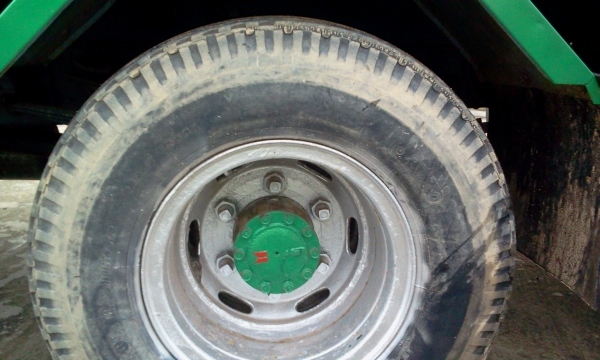 ขายหกล้อดั้ม 195 แรง ประกอบนอกทั้งคัน รถสวยสมบูรณ์สุดๆ ครับขายราคา825000 บาทครับ จัดแนนได้500000บาทครับลดราคาแล้วใครสนใจคุยกันครับ จะขายแล้ว