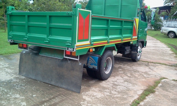 ขายหกล้อดั้ม 195 แรง ประกอบนอกทั้งคัน รถสวยสมบูรณ์สุดๆ ครับขายราคา825000 บาทครับ จัดแนนได้500000บาทครับลดราคาแล้วใครสนใจคุยกันครับ จะขายแล้ว