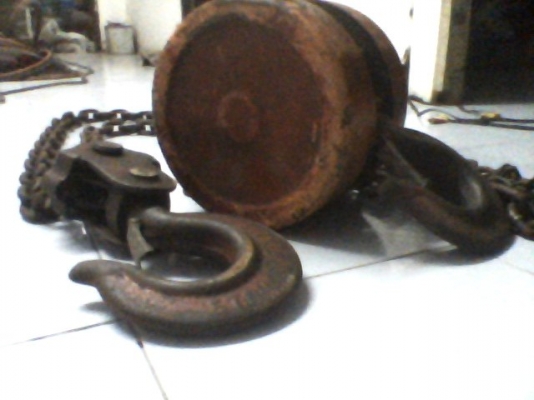 รอกโซ่ 5 ตันจีนตะขอใหญ่ซื้อมาใหญ่ไป รอกโซ่ 5 ตันจีนตะขอใหญ่ซื้อมาใหญ่ไป