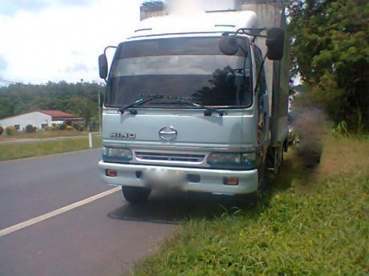 รถฮีโน่ 6 ล้อ ตู้เย็น 145 แรงม้า  สนใจติดต่อ 081 - 6079515