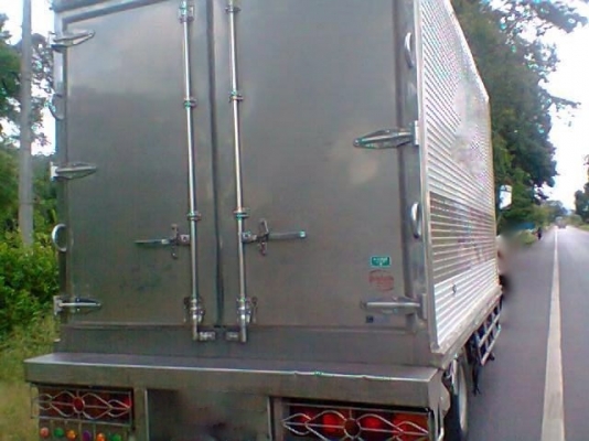 รถฮีโน่ 6 ล้อ ตู้เย็น 145 แรงม้า  สนใจติดต่อ 081 - 6079515