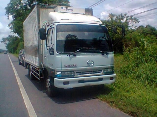 รถฮีโน่ 6 ล้อ ตู้เย็น 145 แรงม้า  สนใจติดต่อ 081 - 6079515