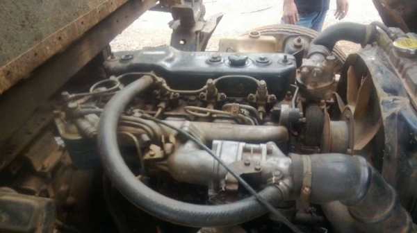 ขาย NPR เครื่อง 4BC2 ฝาดำ 100 แรง  พวงมาลัย power เครื่องดี แชชซืสวยกิ๊บ